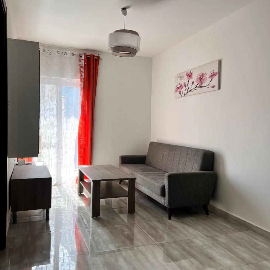 F4 Room 2, Private Room Two Single Beds Shared Bathroom Msida Exterior foto