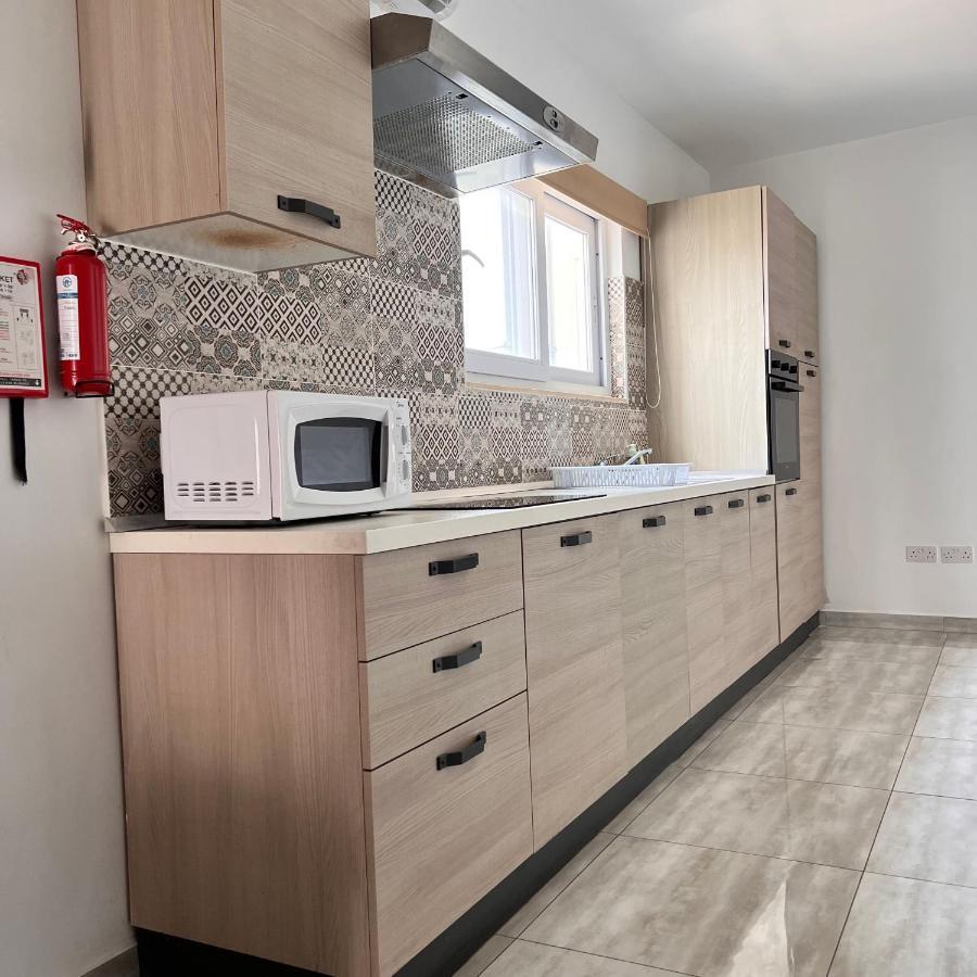 F4 Room 2, Private Room Two Single Beds Shared Bathroom Msida Exterior foto