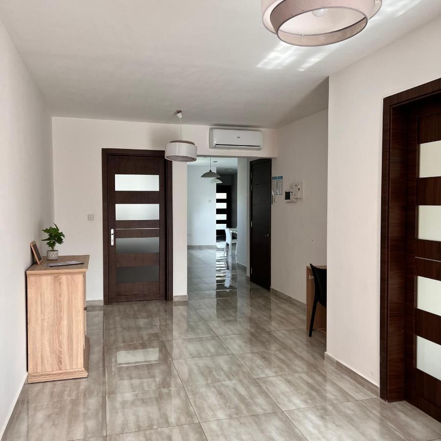 F4 Room 2, Private Room Two Single Beds Shared Bathroom Msida Exterior foto