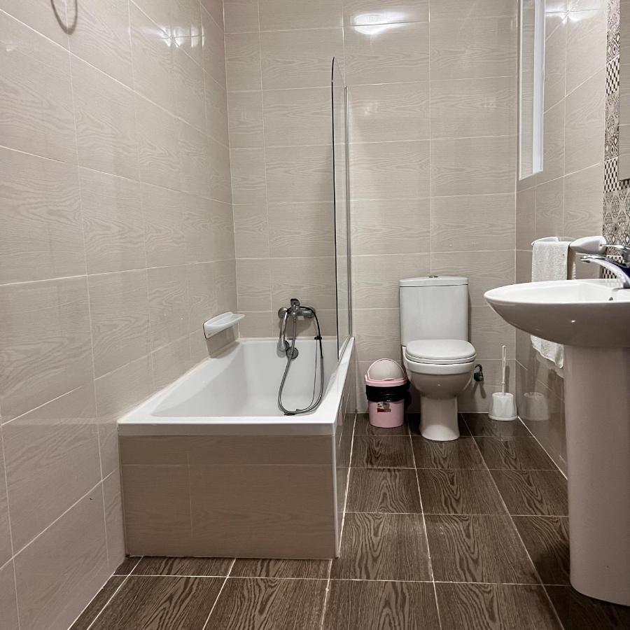 F4 Room 2, Private Room Two Single Beds Shared Bathroom Msida Exterior foto