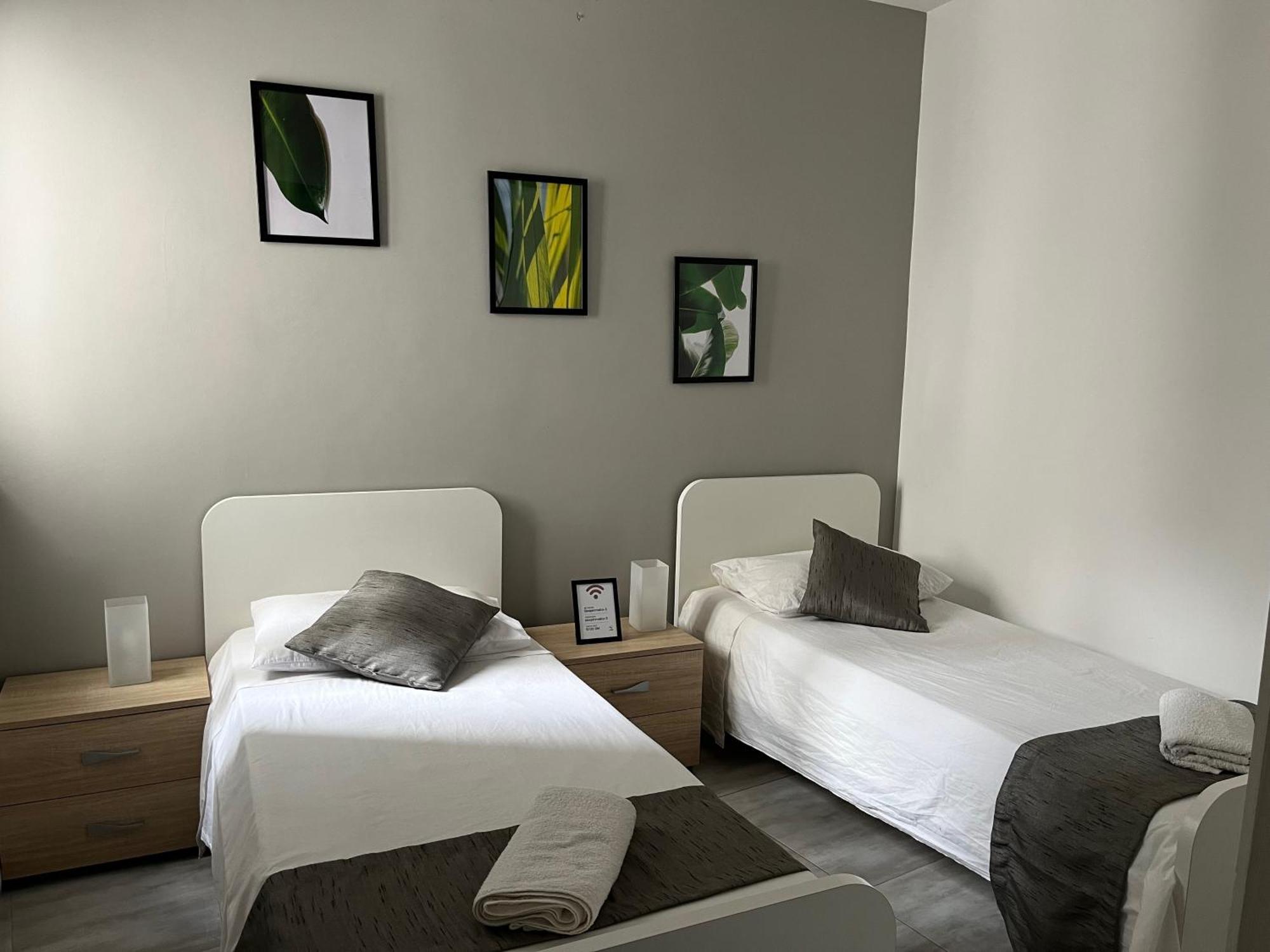 F4 Room 2, Private Room Two Single Beds Shared Bathroom Msida Exterior foto